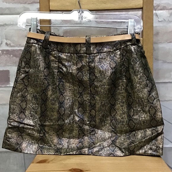 H & M NWT SNAKE PRINT MINI SKIRT SIZE 6 - Picture 2 of 3